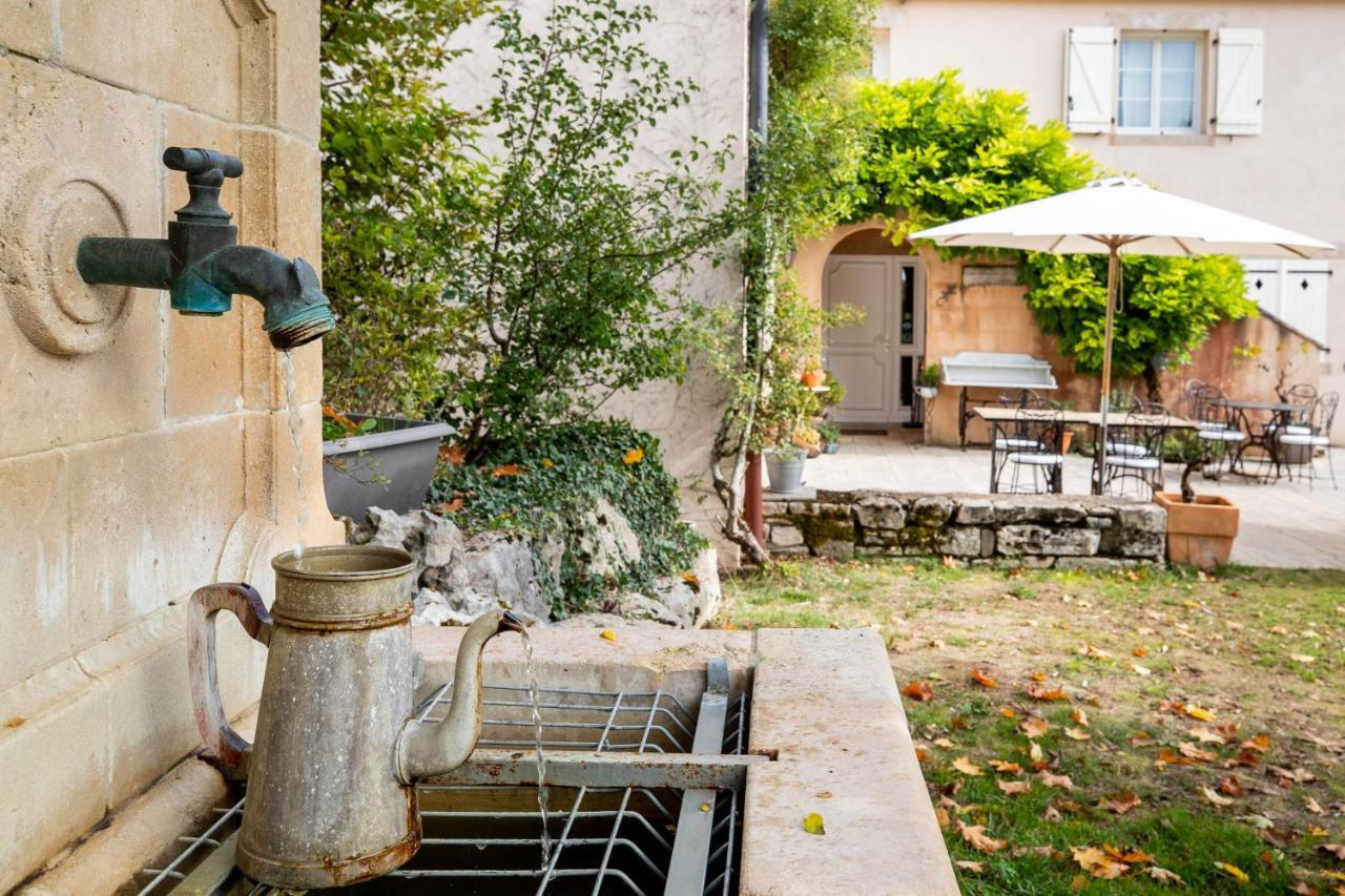 Domaine De La Combotte Bed and Breakfast Nantoux Exteriör bild