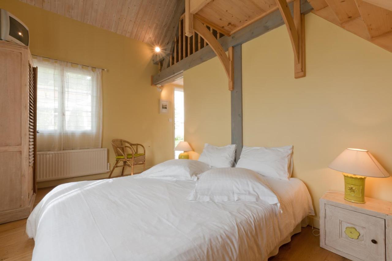 Domaine De La Combotte Bed and Breakfast Nantoux Exteriör bild