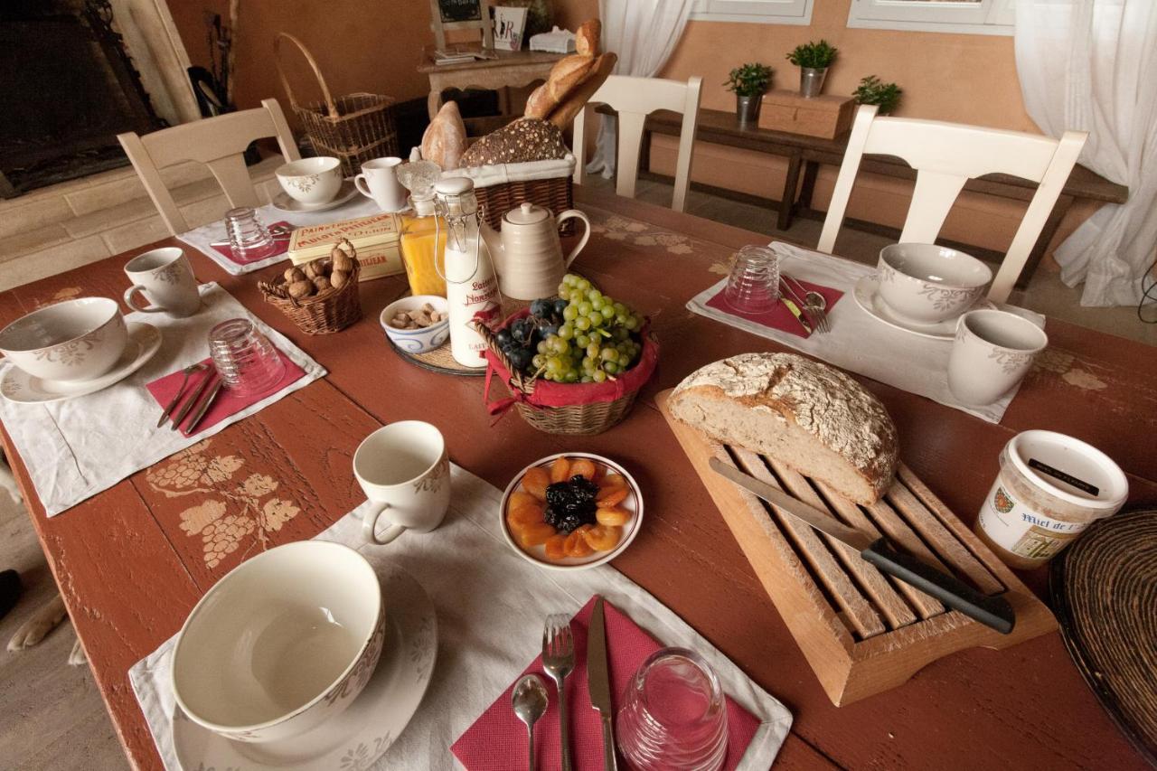 Domaine De La Combotte Bed and Breakfast Nantoux Exteriör bild