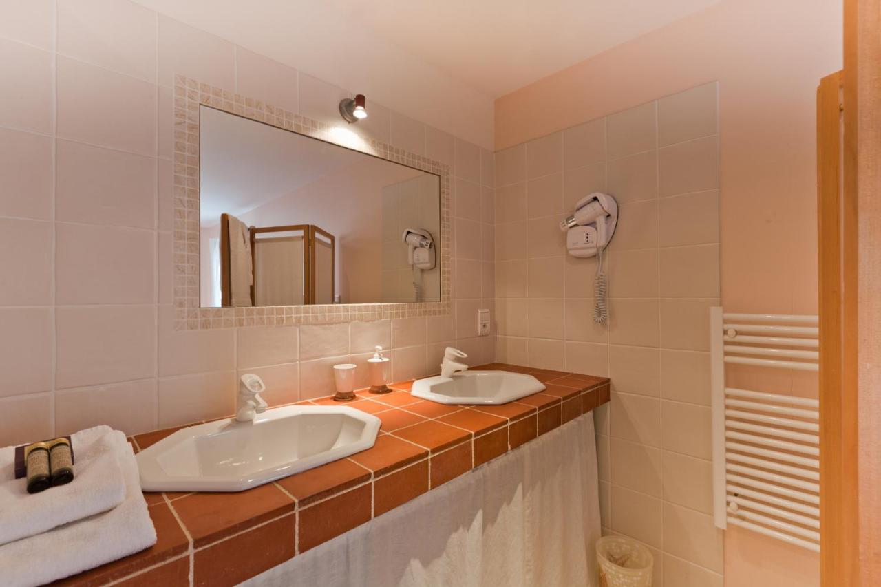Domaine De La Combotte Bed and Breakfast Nantoux Exteriör bild